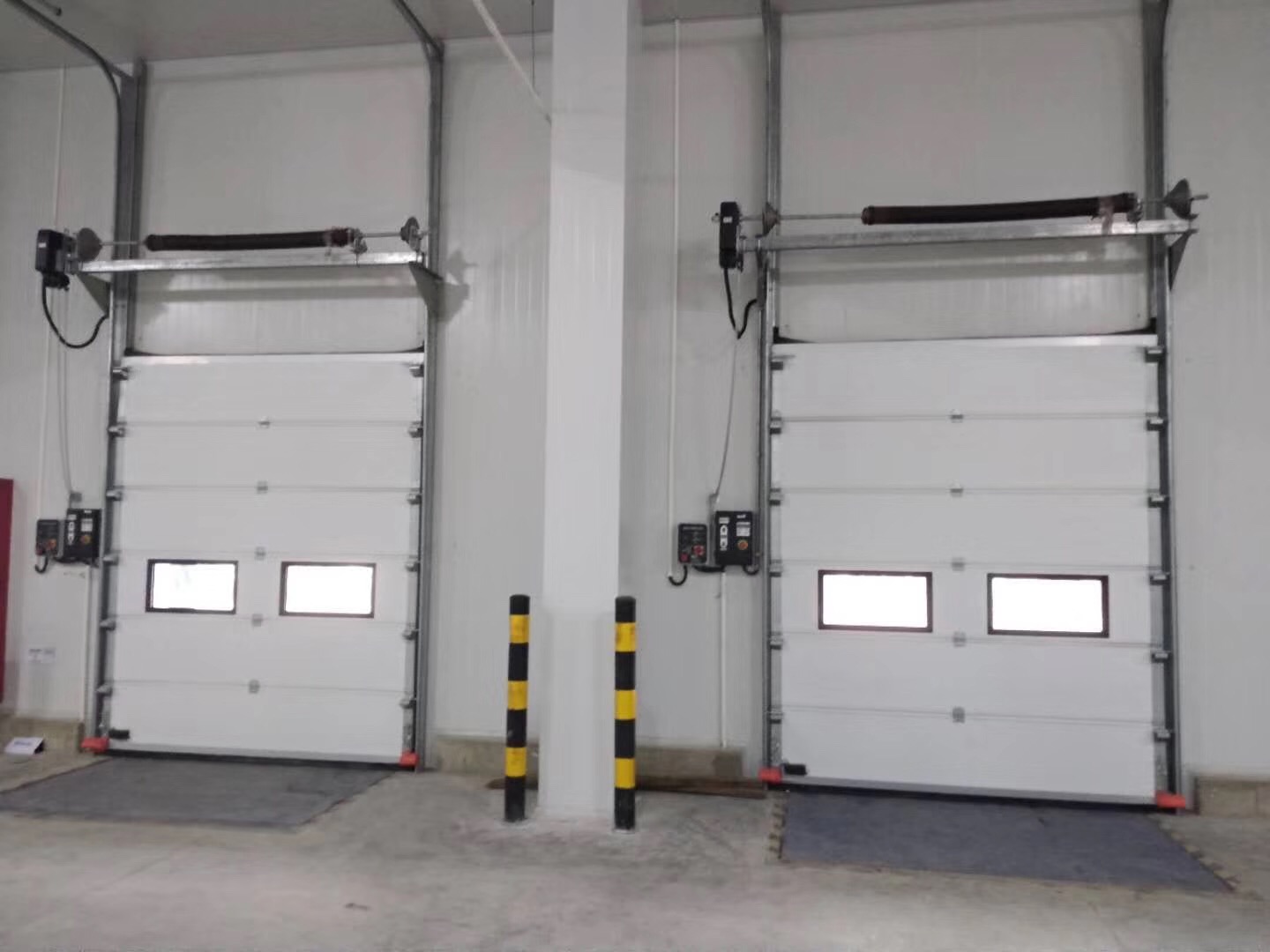 工業(yè)提升門