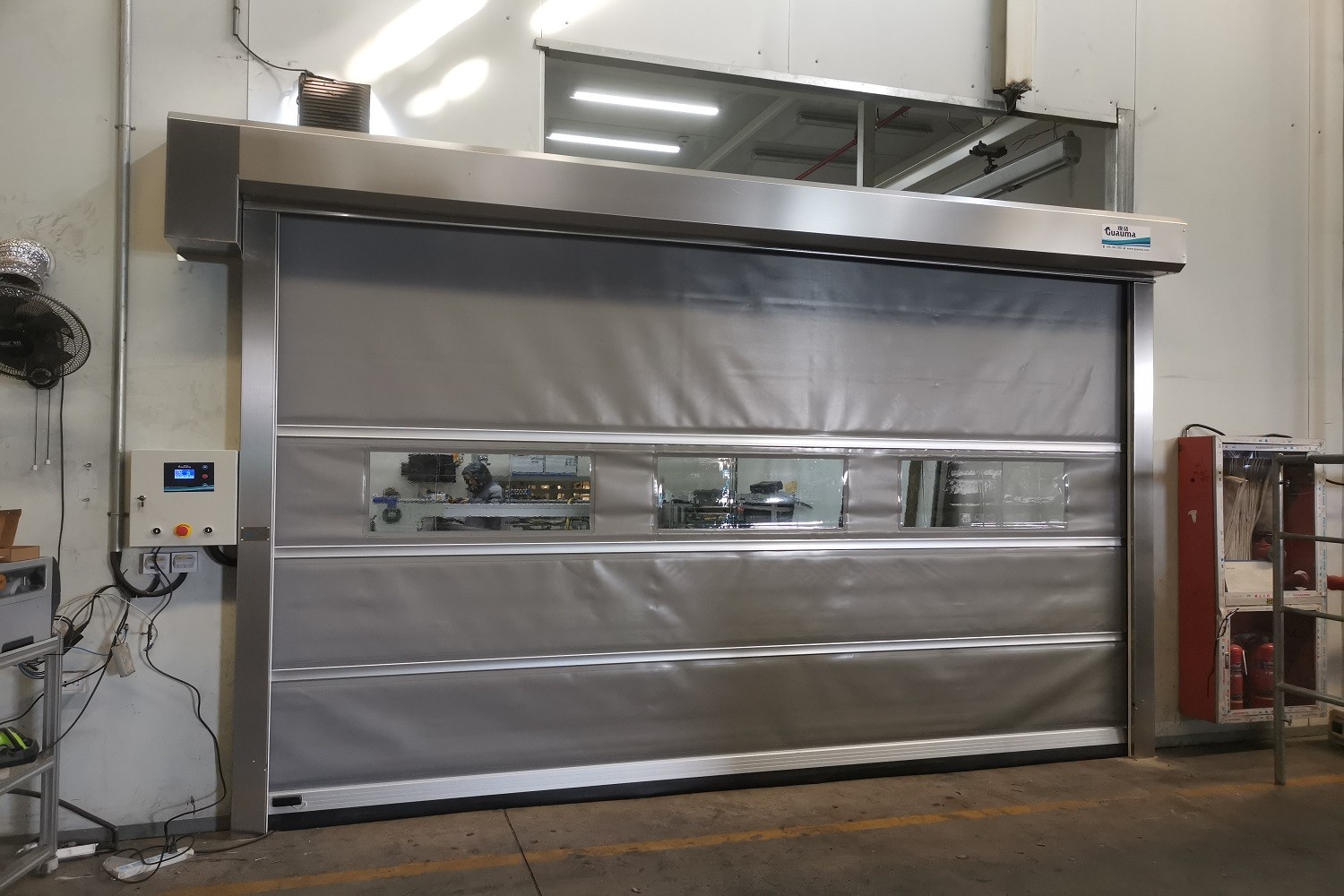 偉巴斯特多個(gè)廠房采購觀馬門業(yè)pvc軟簾快速門