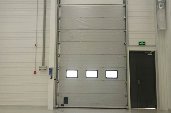 工業電動提升門設計安裝