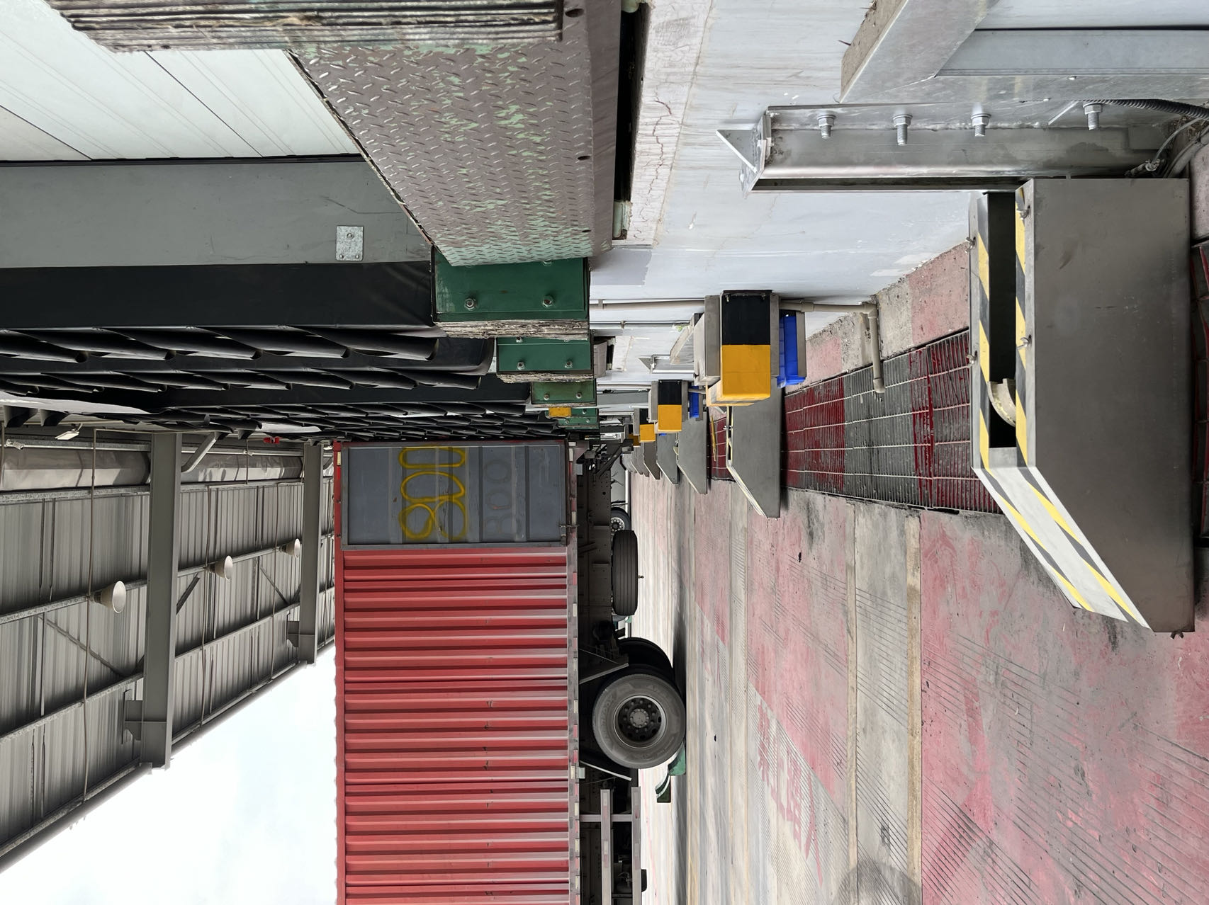 上海觀馬門業(yè)助力廣州寶潔日化物流安全