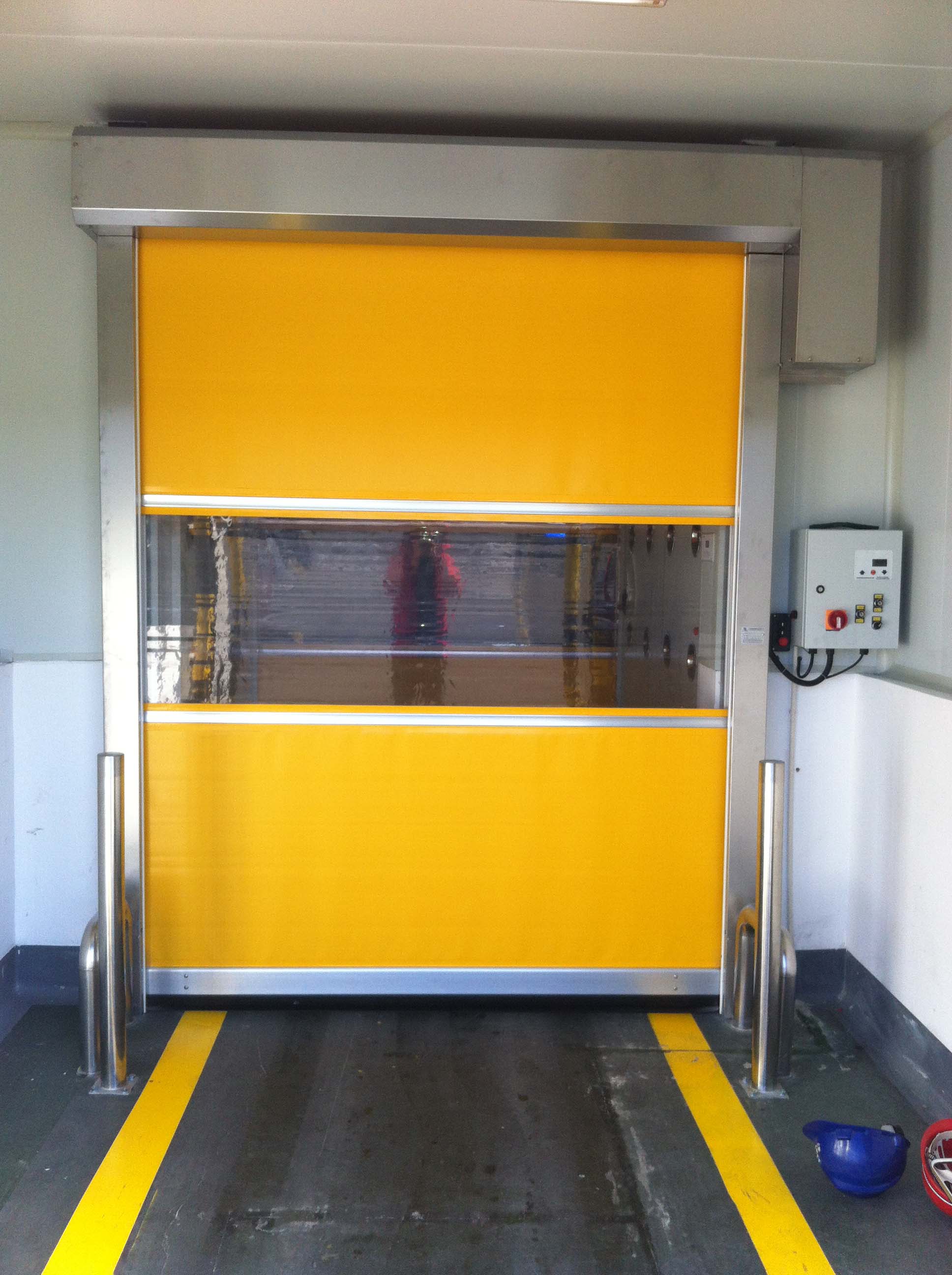 2025 年工業(yè)快速門行業(yè)趨勢(shì)：綠色制造與智能化融合